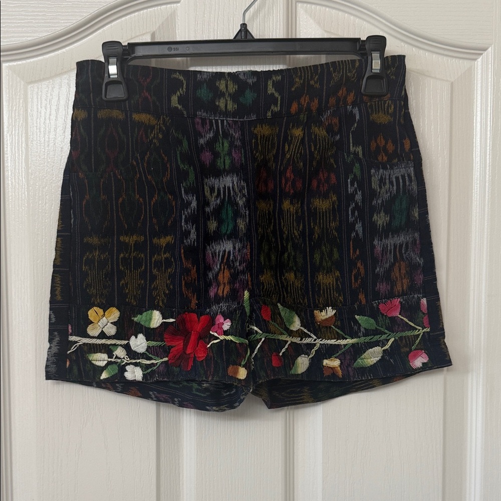 Embroidered Floral Black Women's Shorts